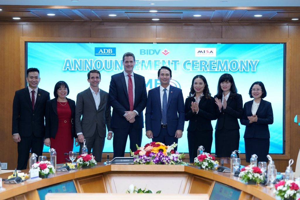 Lễ công bố Chương trình Chuyển đổi số cùng doanh nghiệp vừa và nhỏ – SME Digitrans Lễ công bố Chương trình Chuyển đổi số cùng doanh nghiệp vừa và nhỏ – SME Digitrans